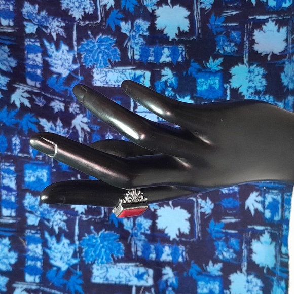 Red Stone Costume Jewelry Filagree Patterned Silver-Tone Ring - Picture 3 of 8